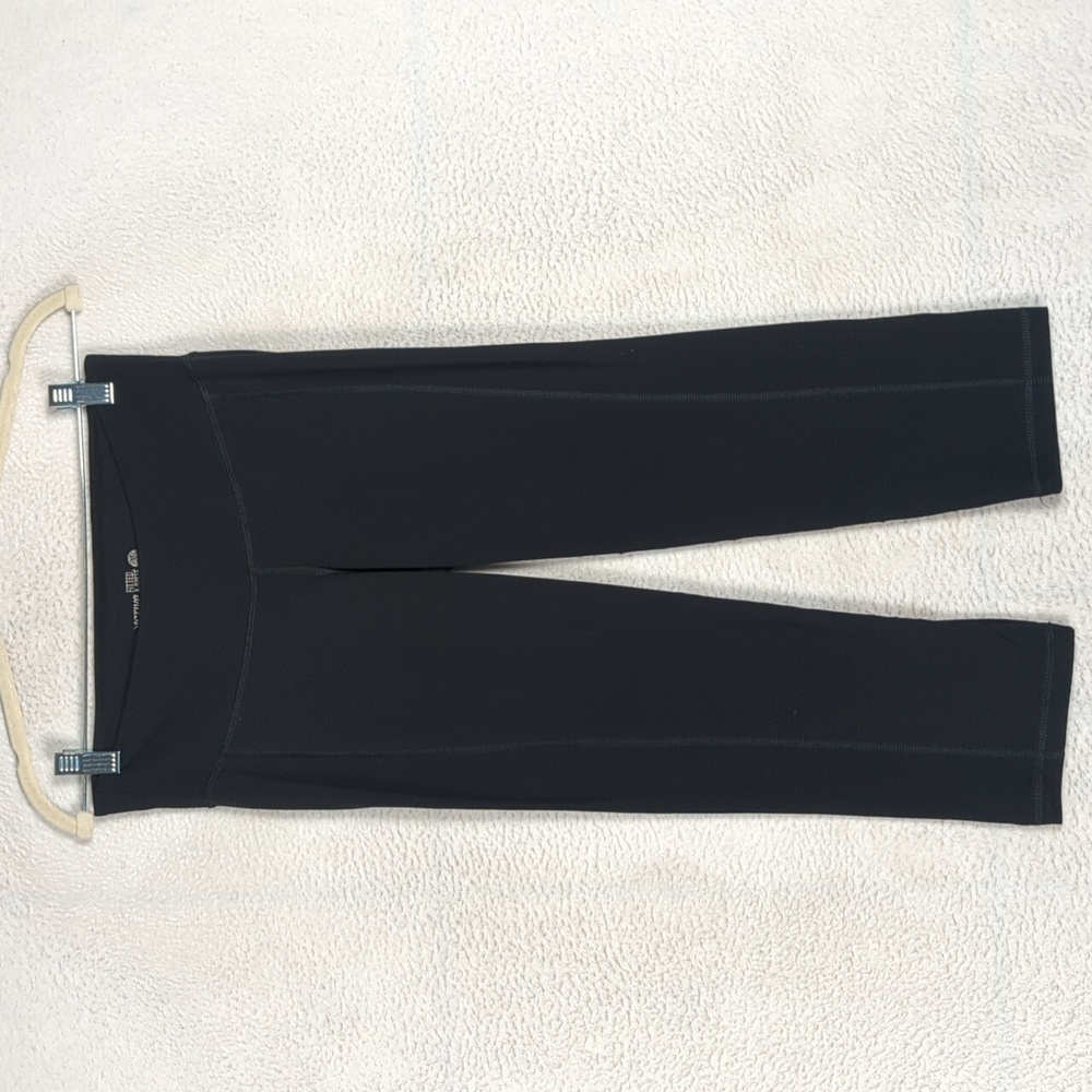 Old Navy Active Fitted Adjusted Women's Black Capri Leggings Size M